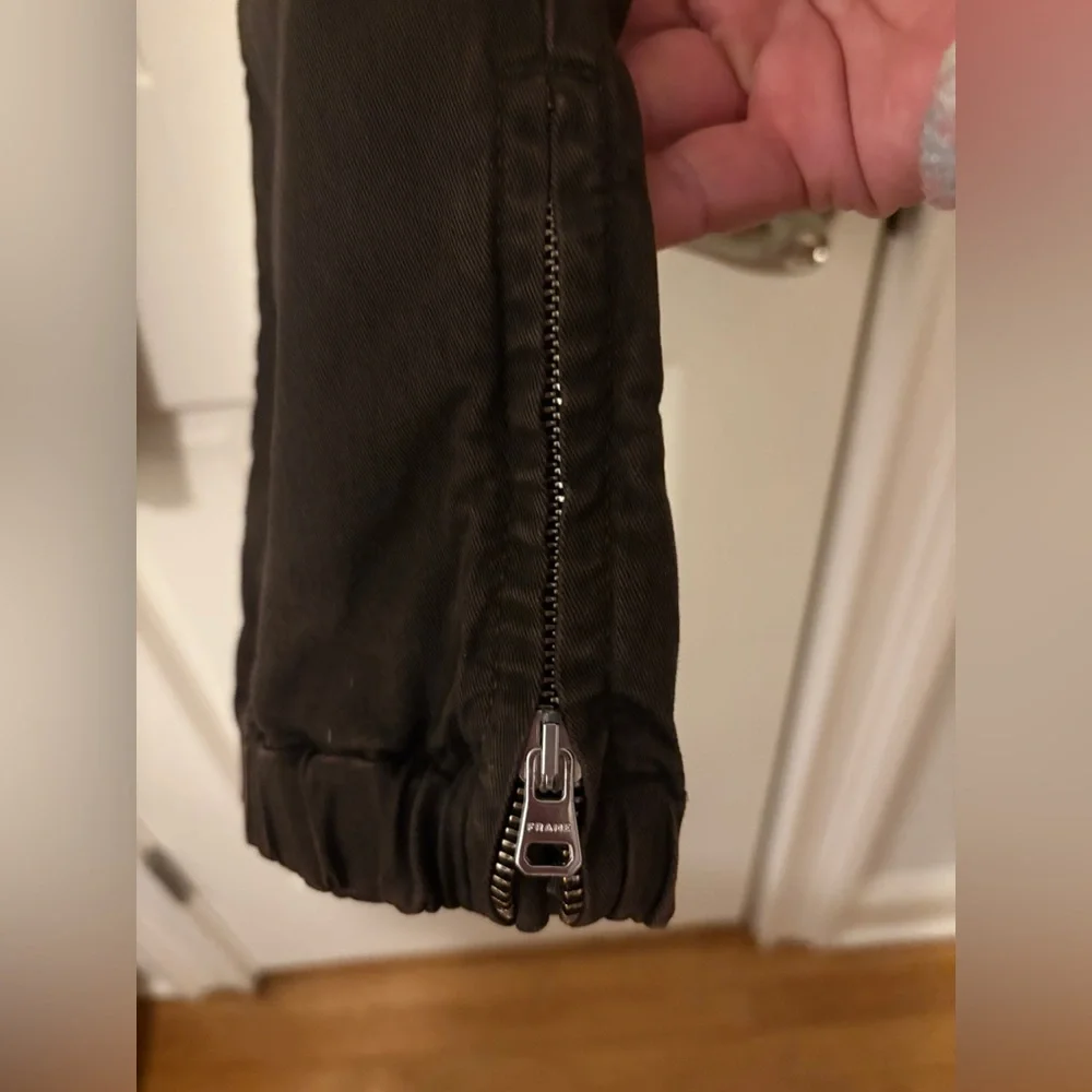 Frame Trapunto Stitch Zip Cuff Moto Pants - Picture 10 of 13